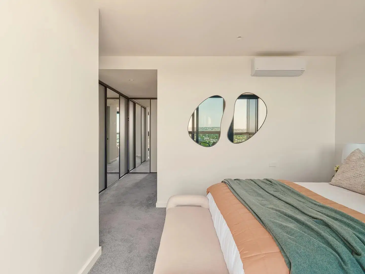Local: Box Hill - 11 Cambridge, Melbourne – Bedroom
