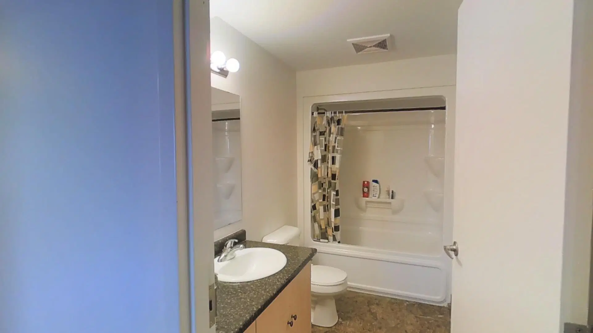 Lester Lofts, Waterloo – Bathroom