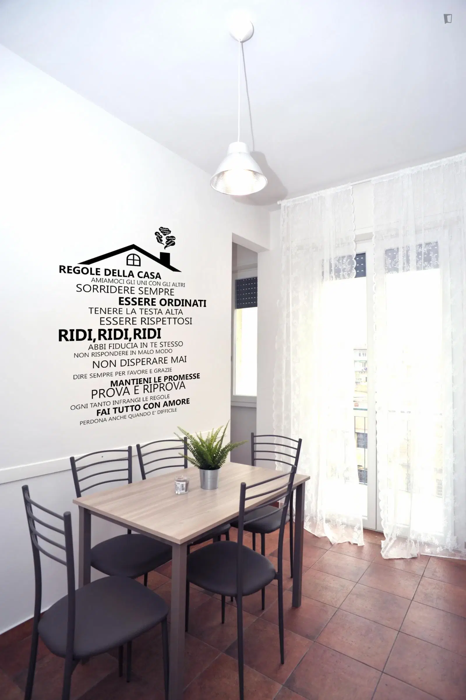 UNP 50136, Florence – Amenities