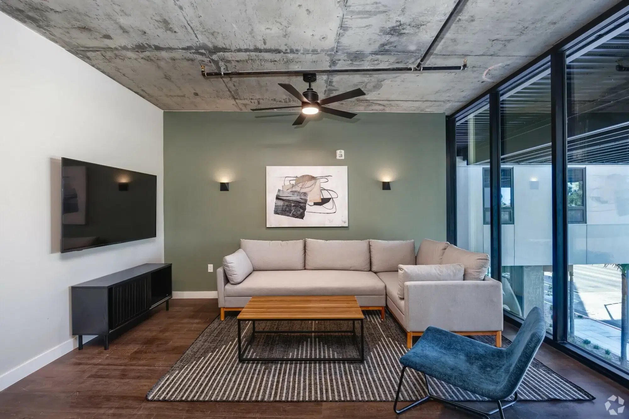 6Nineteen, San Diego – Room in a 8 Bed 8 Bath | 8 Bedroom Suites