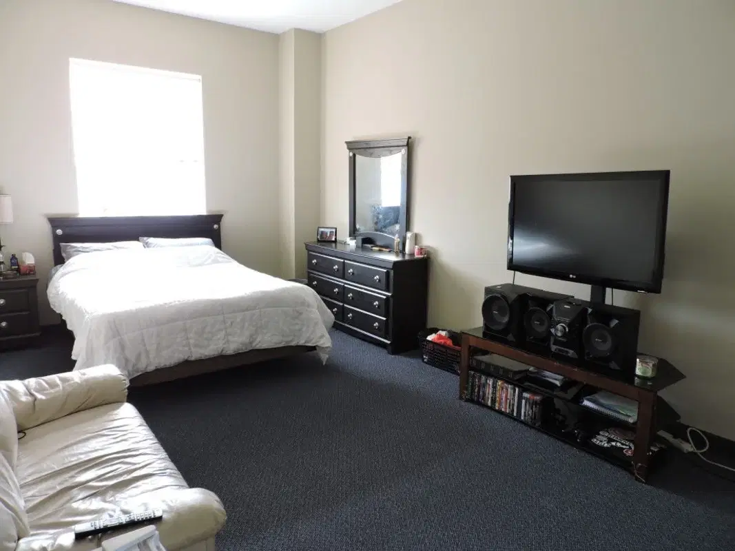 185 King St. N., Waterloo – Bedroom