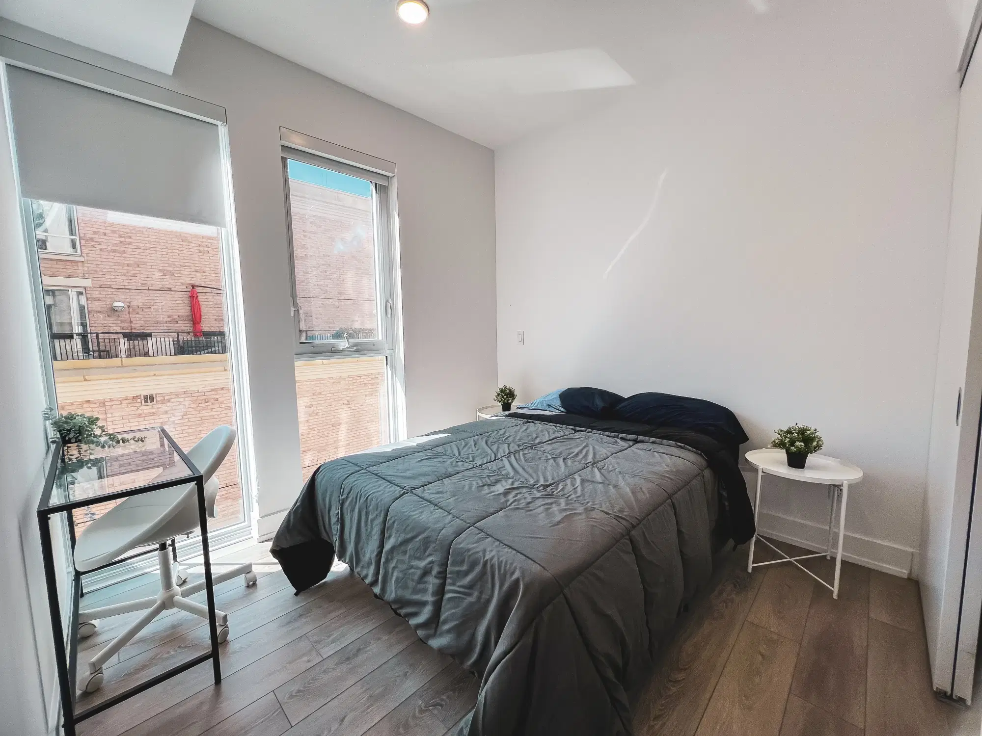 200 Redpath Ave, Toronto – Unit 2702 - Standard Room (1 Bed 1 Bath )