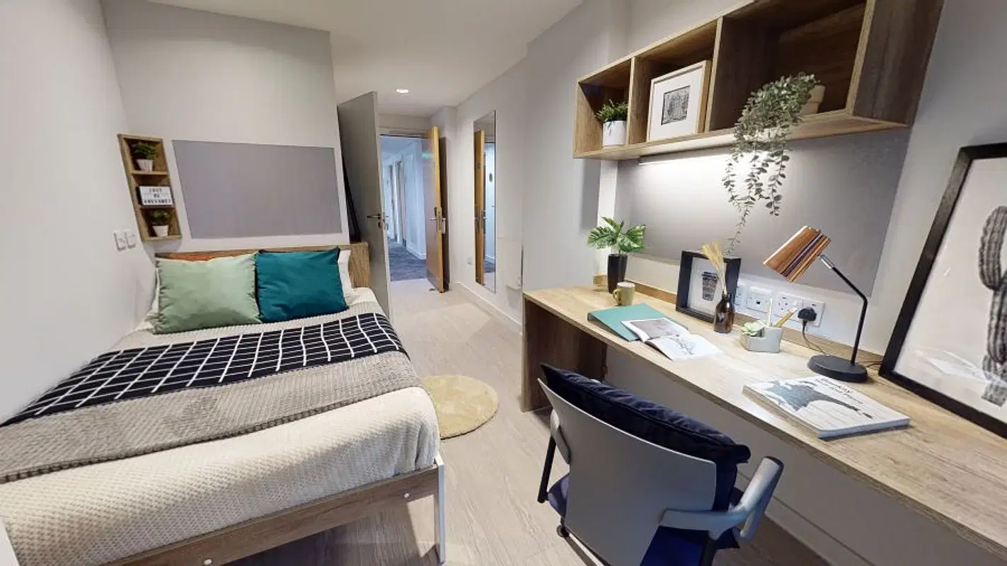iQ Elgin Place, Glasgow – Copper En Suite Plus