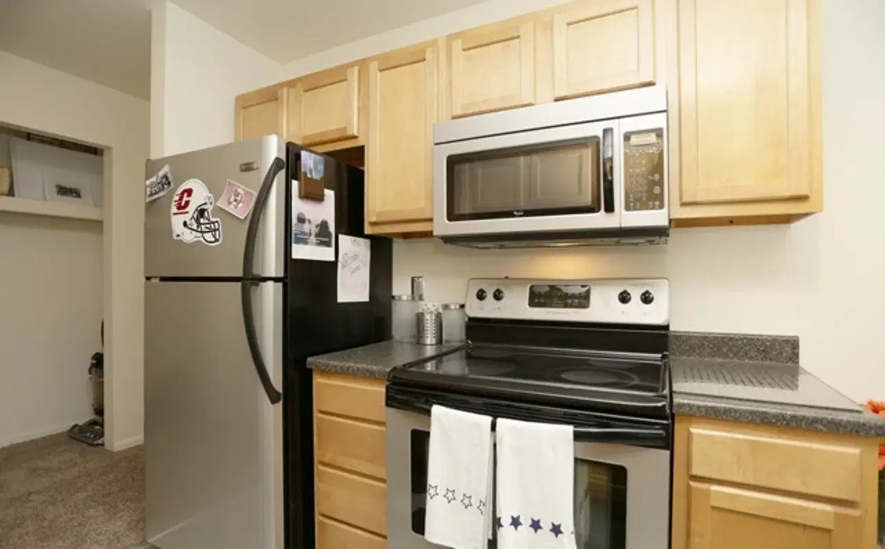The Edge at 1815 Apartments, Mount Pleasant – Kitchen