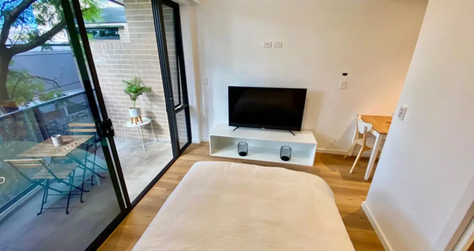 Derwent Lane, Glebe, Sydney – Room