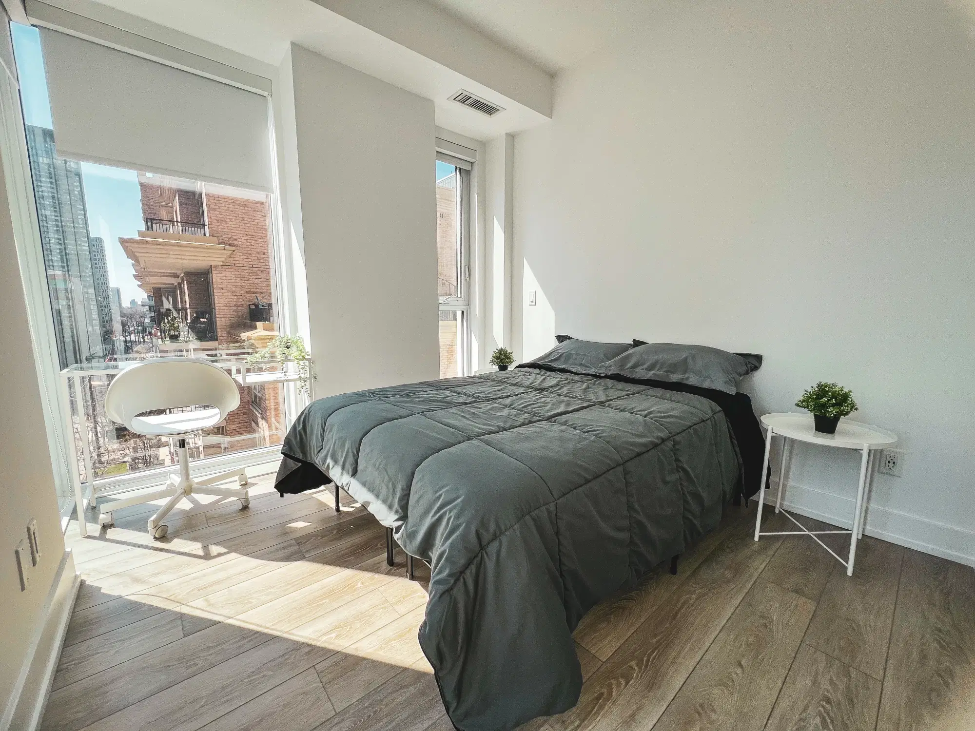 200 Redpath Ave, Toronto – Unit 502 - Master Room (1 Bed 1 Bath)