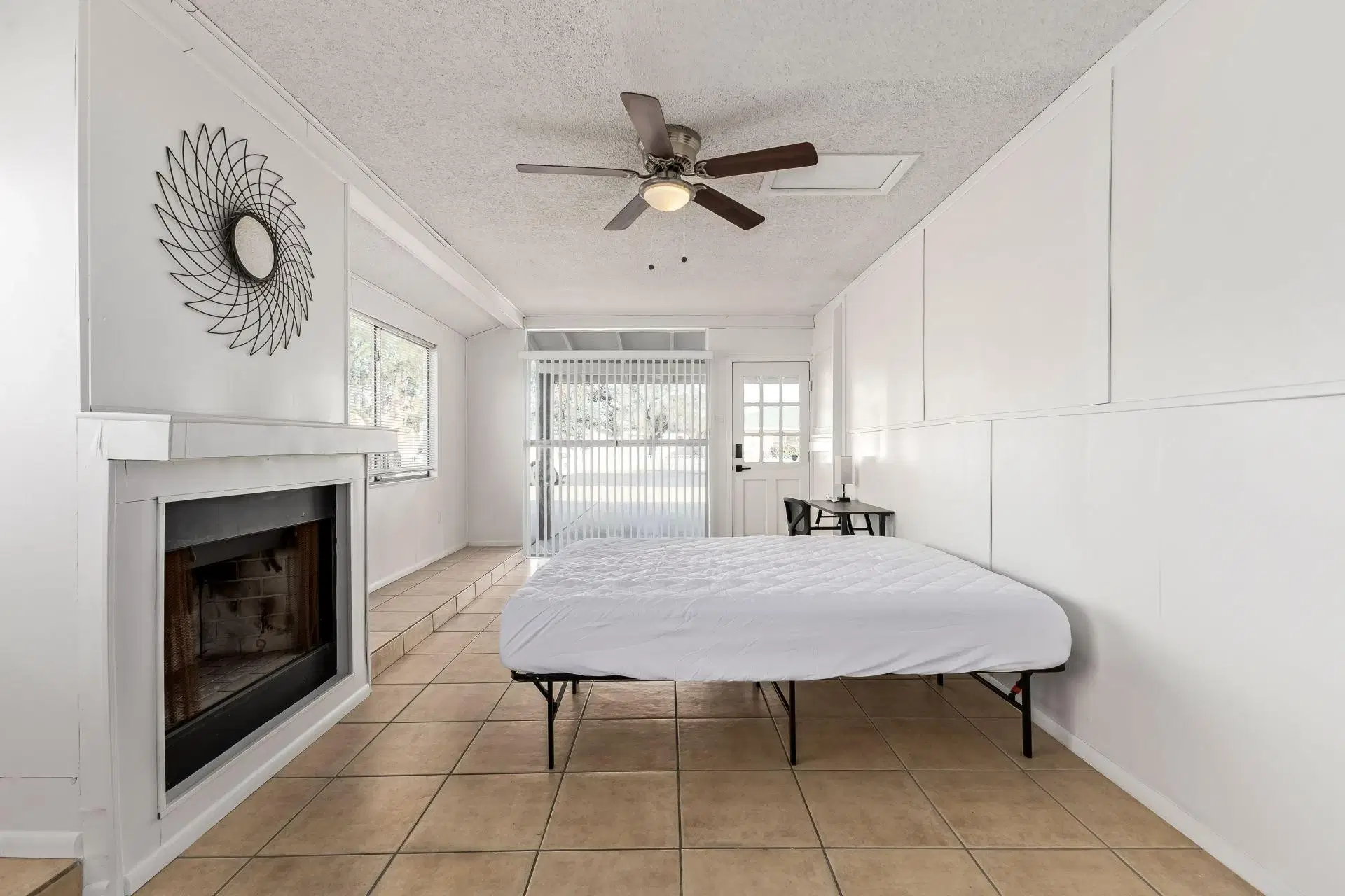 PDP 85017, Phoenix – #93383: Room in 9 Bed 4 Bath