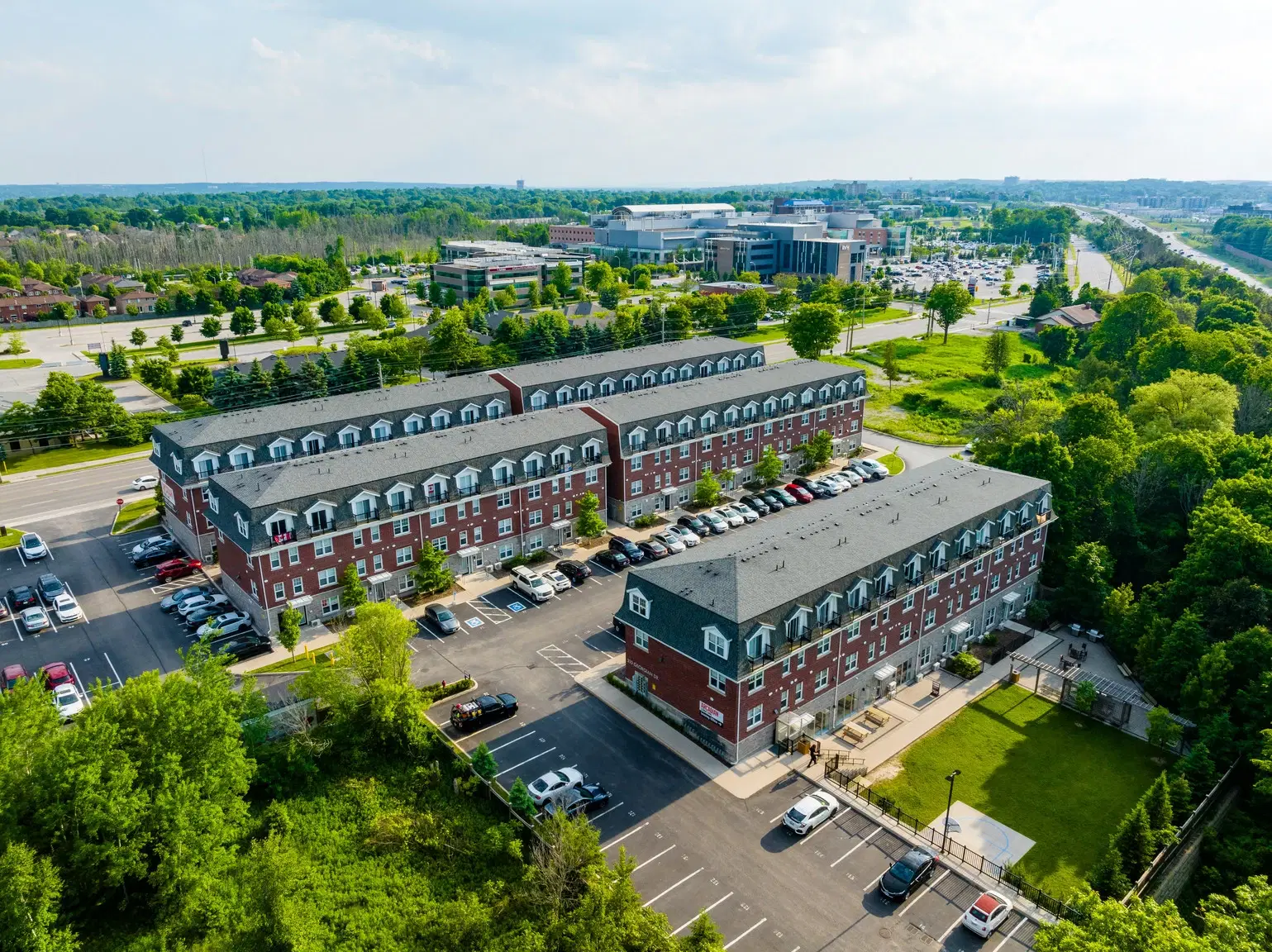 Arcadian Students, Barrie – Exterior