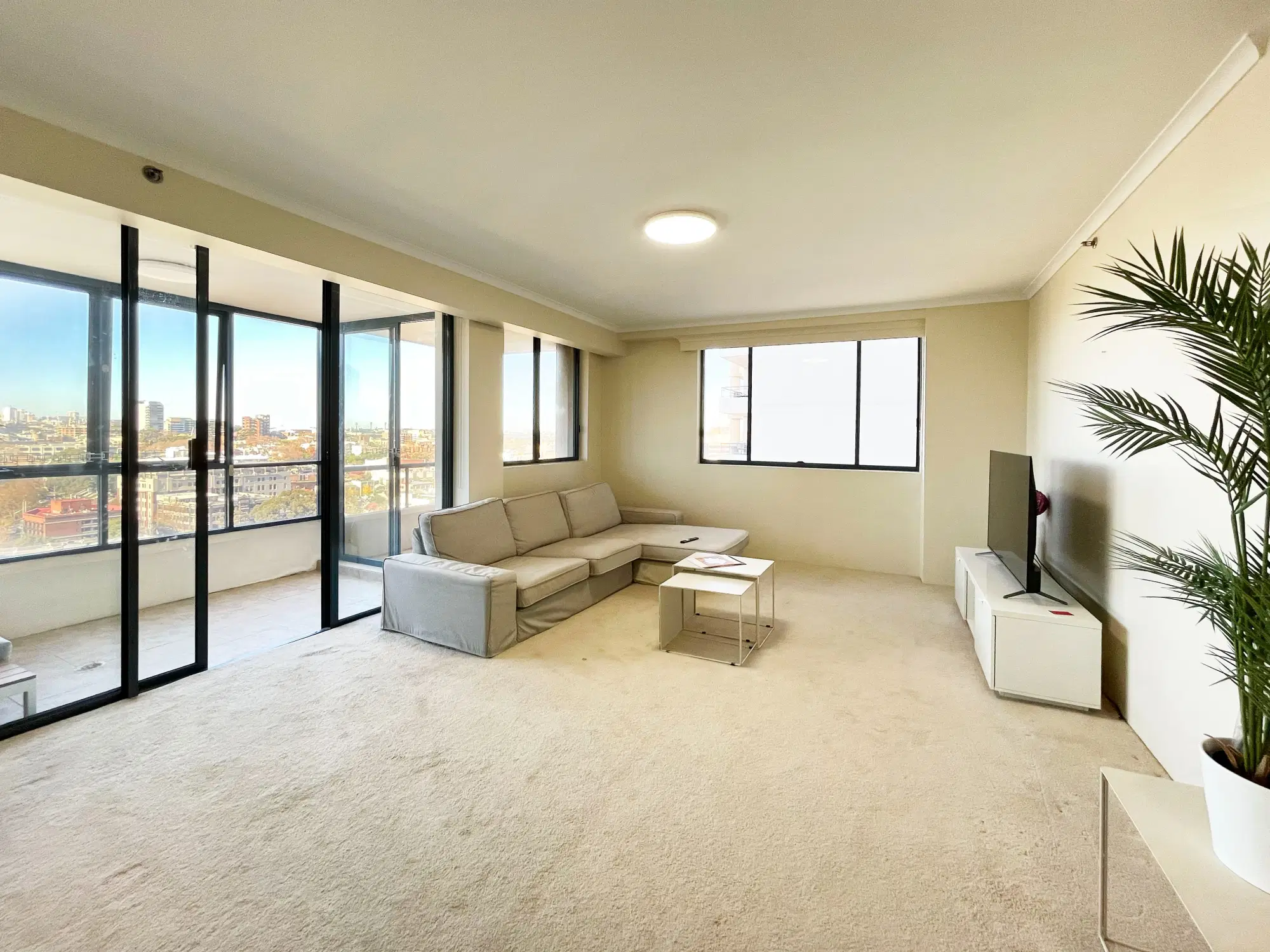 Room in a 3 Bedroom Apartment, 303 Castlereagh Street, Haymarket, Australia NSW 2000 – Common Area