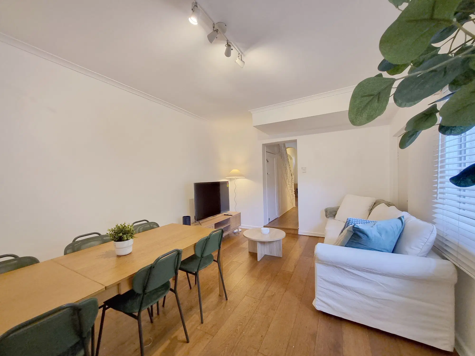 Room in a 5 Bedroom Apartment, 33 Young Street, Redfern, Australia NSW 2016 – Common Area