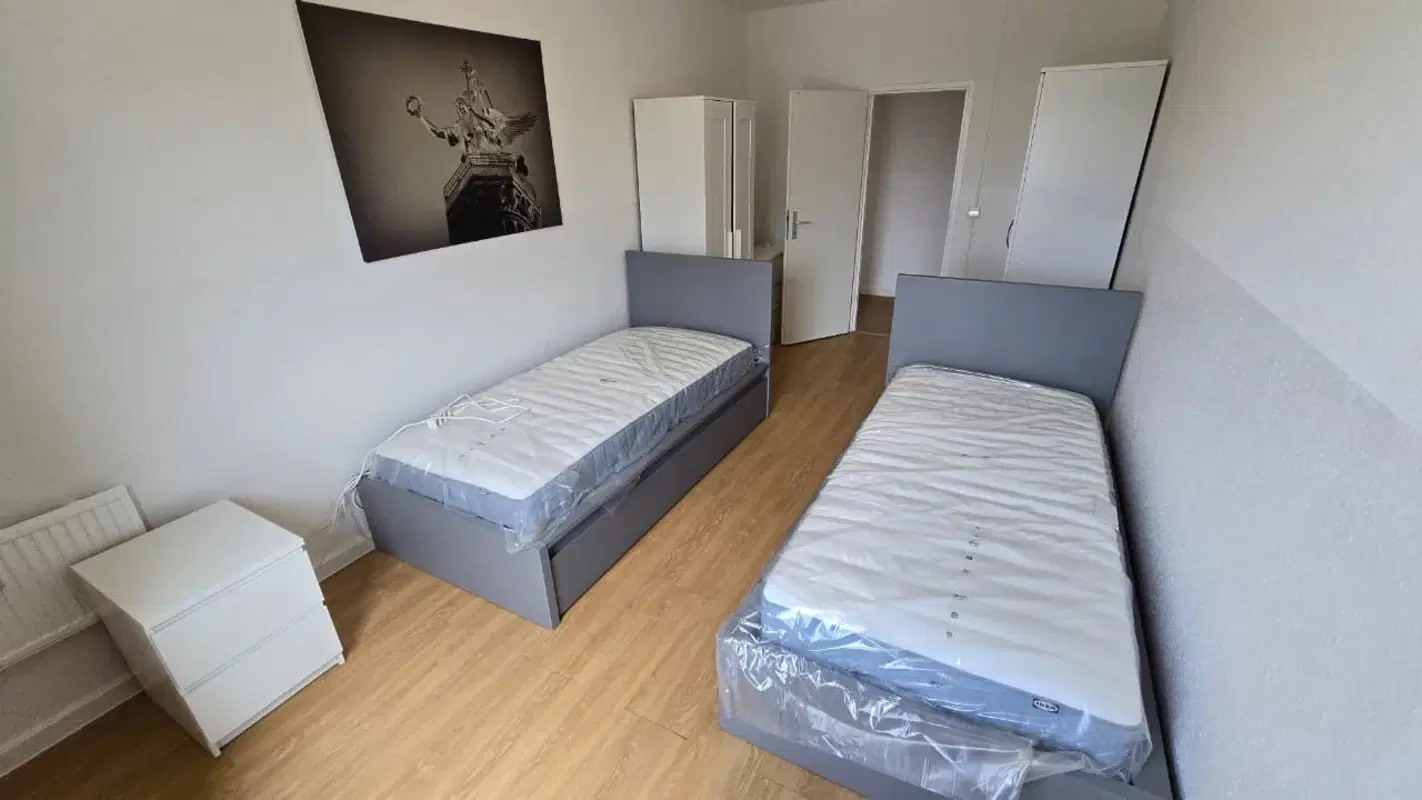 AR 10117, Berlin – 3 Bedroom 1 Bathroom Apartment | 12~1137 Apt 703