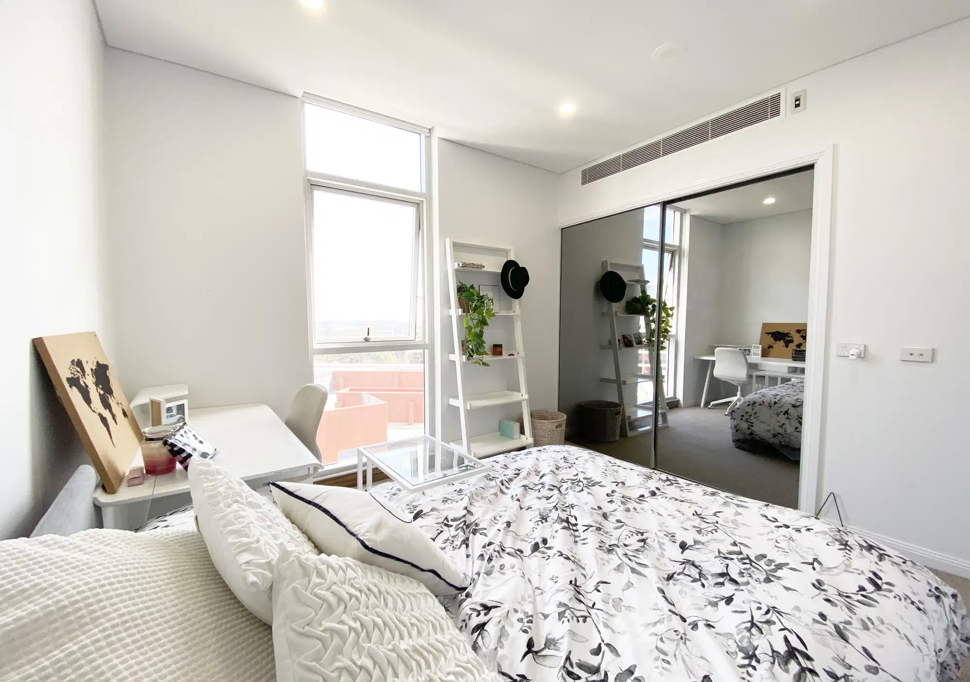 Room in a 3 Bedroom Apartment, 8 Rose Valley Way, Zetland, Australia NSW 2017