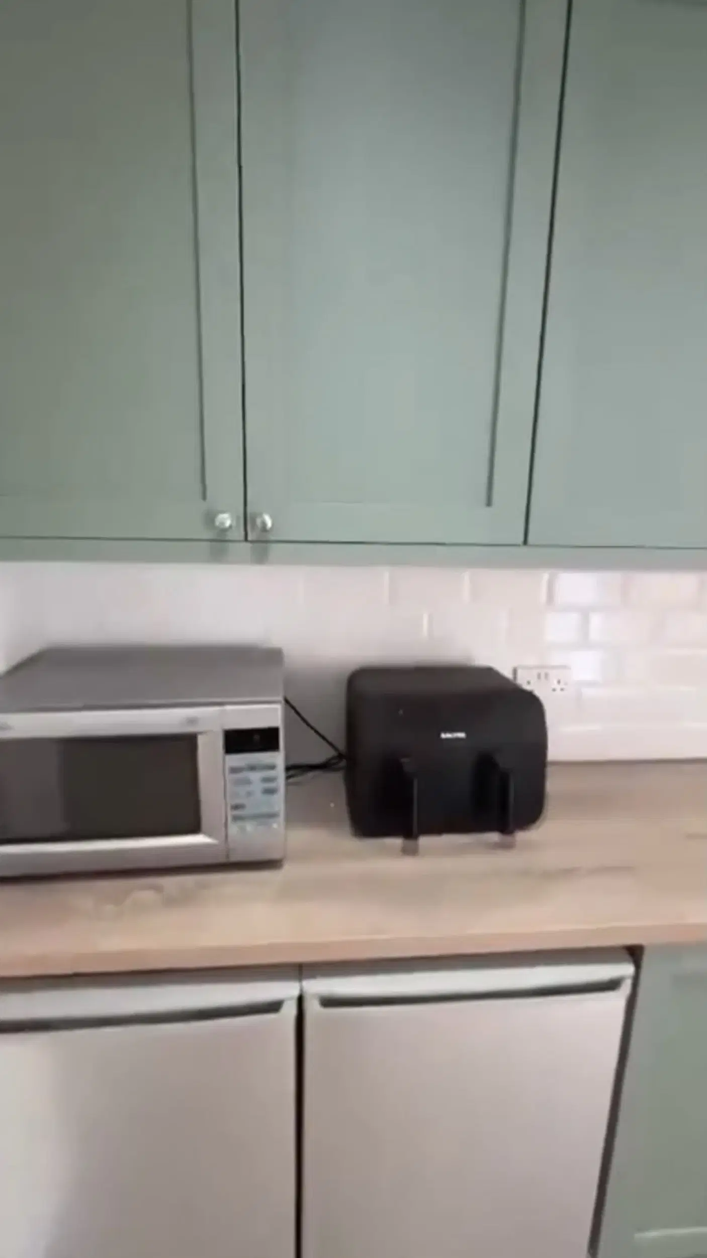 Room in A 6 Bedroom Apartment, 1a Brookfield, Artane, Dublin 5 D05 E7Y0 – Kitchen