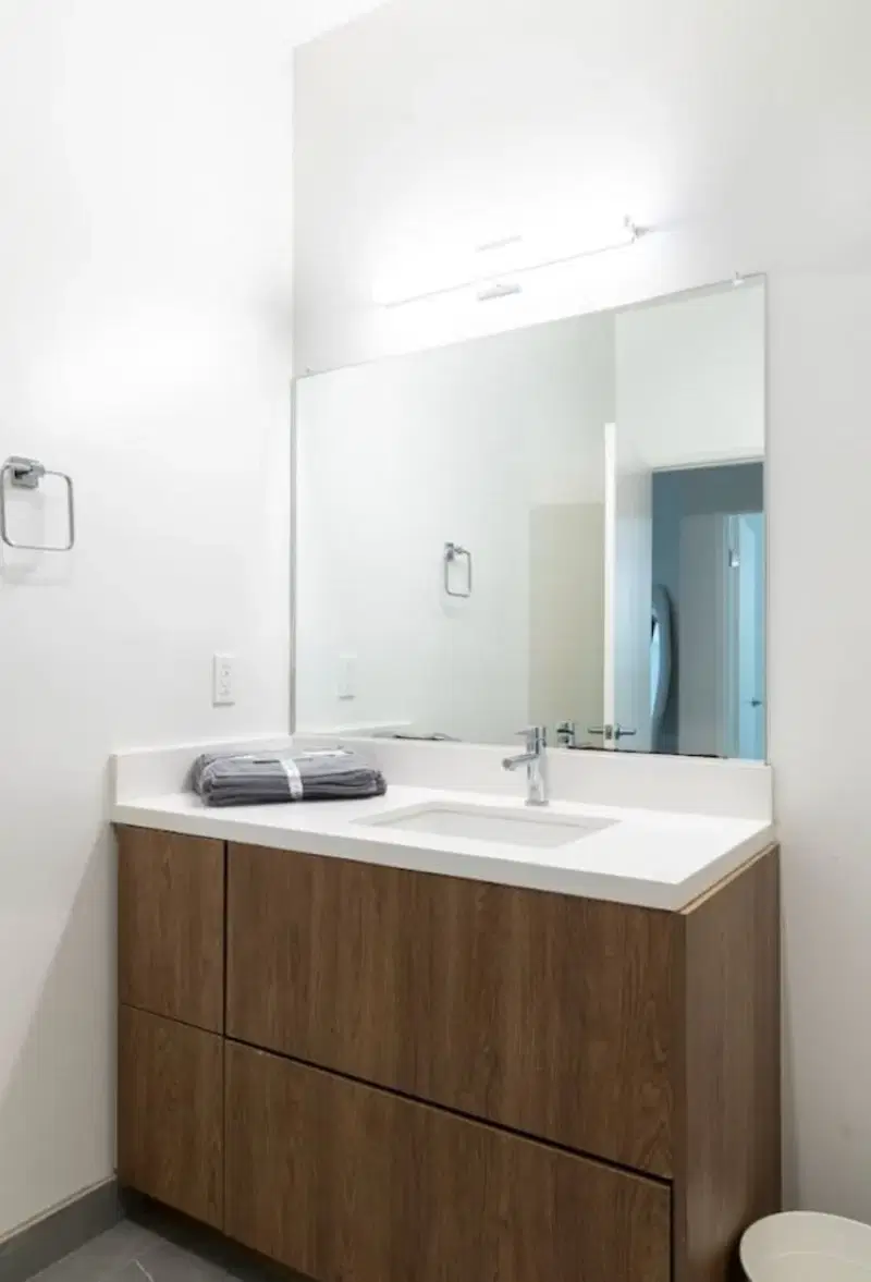 Hana, Los Angeles – Bathroom