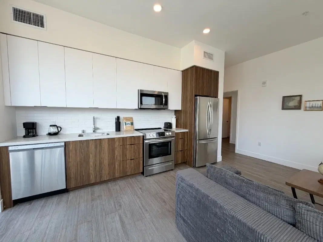 Roya, Los Angeles – Kitchen