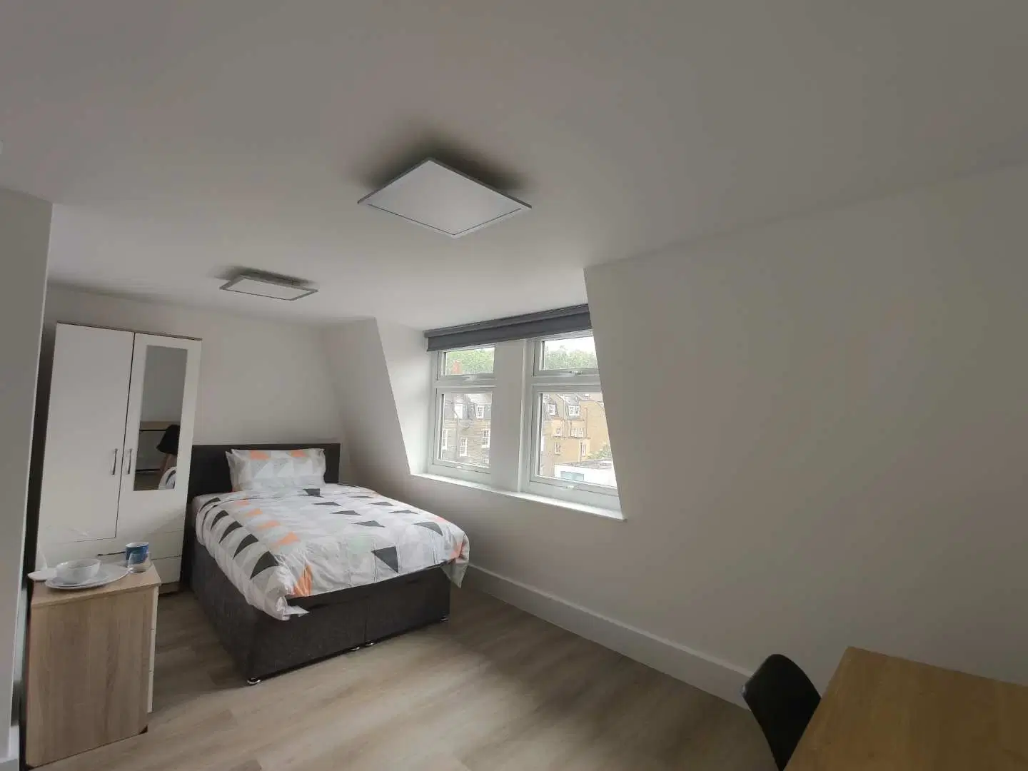 LNT Bloomsbury House, London – Double Ensuite