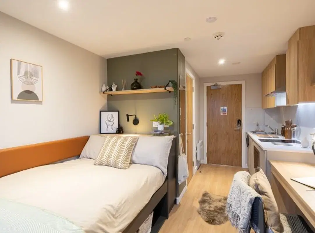 Fusion Liverpool, Liverpool – Premium Studio Plus