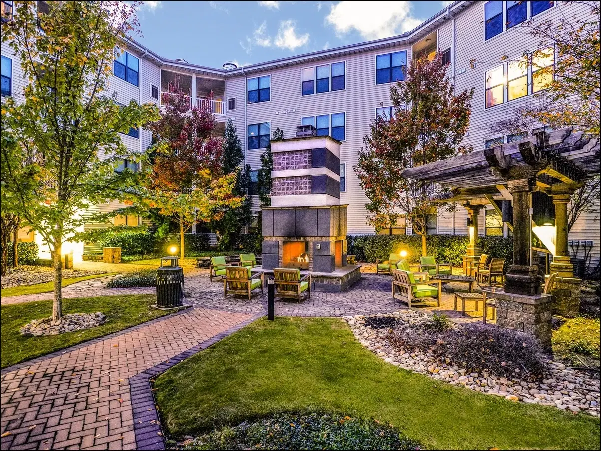 Saga Columbia, Columbia – Exterior