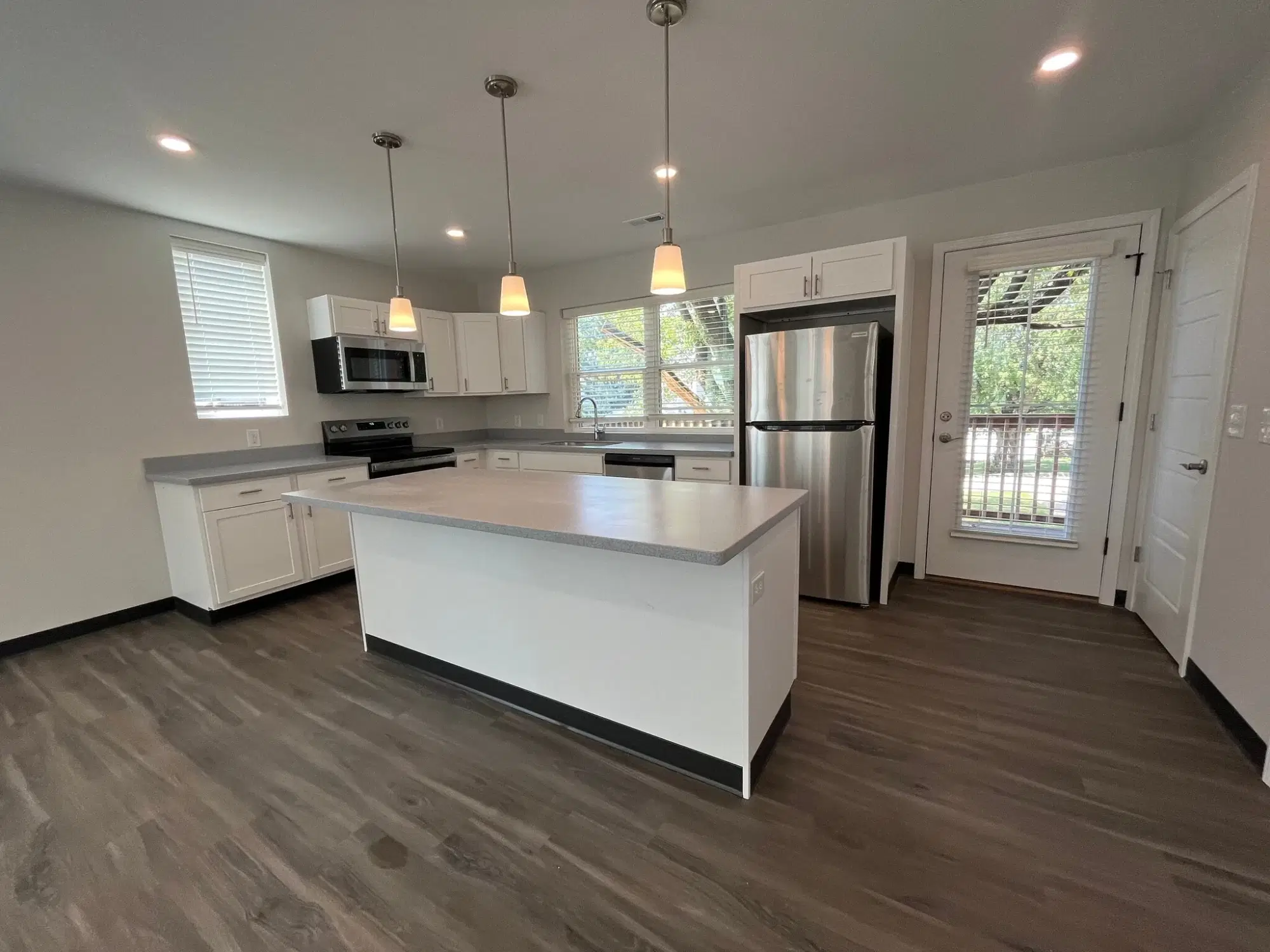 Lincoln Townhomes, Bloomington – Kitchen