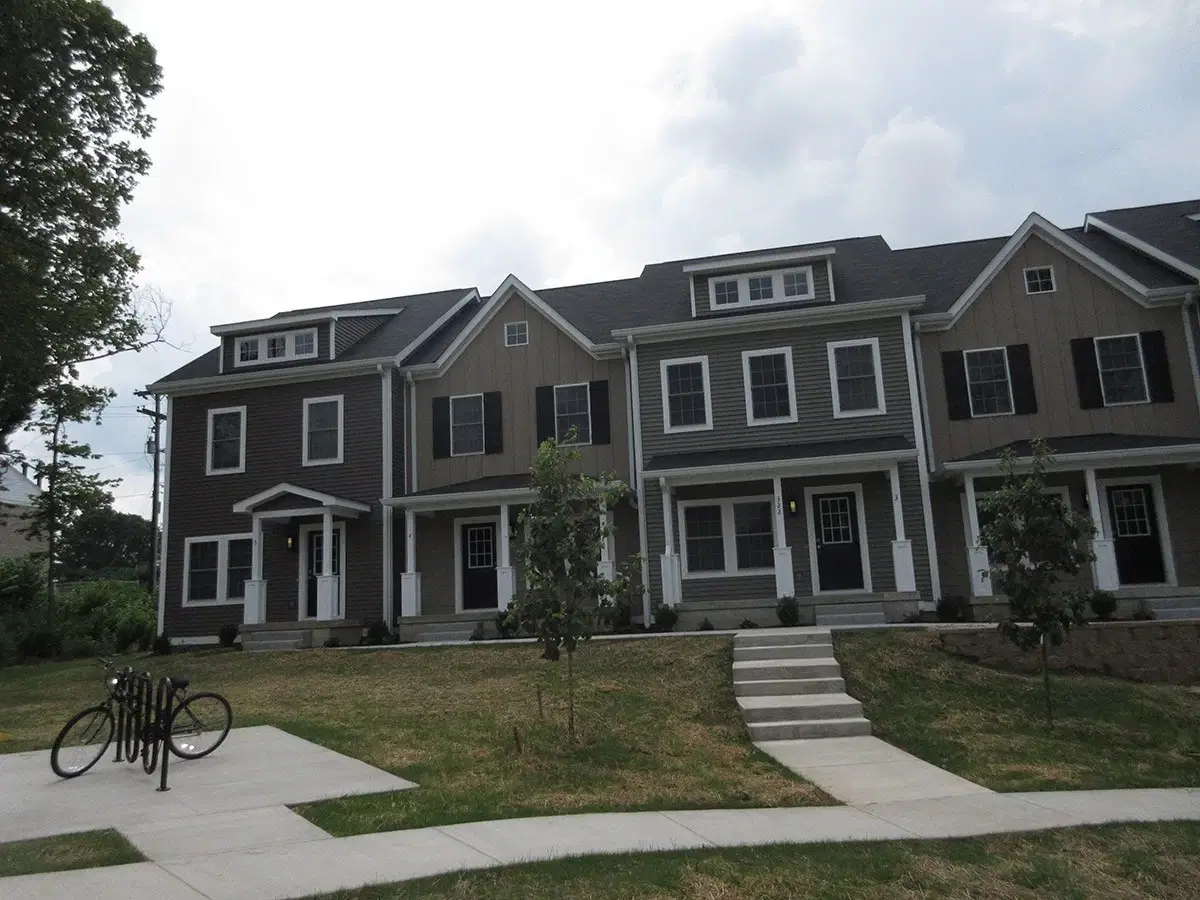 University Manors, Bloomington – Exterior