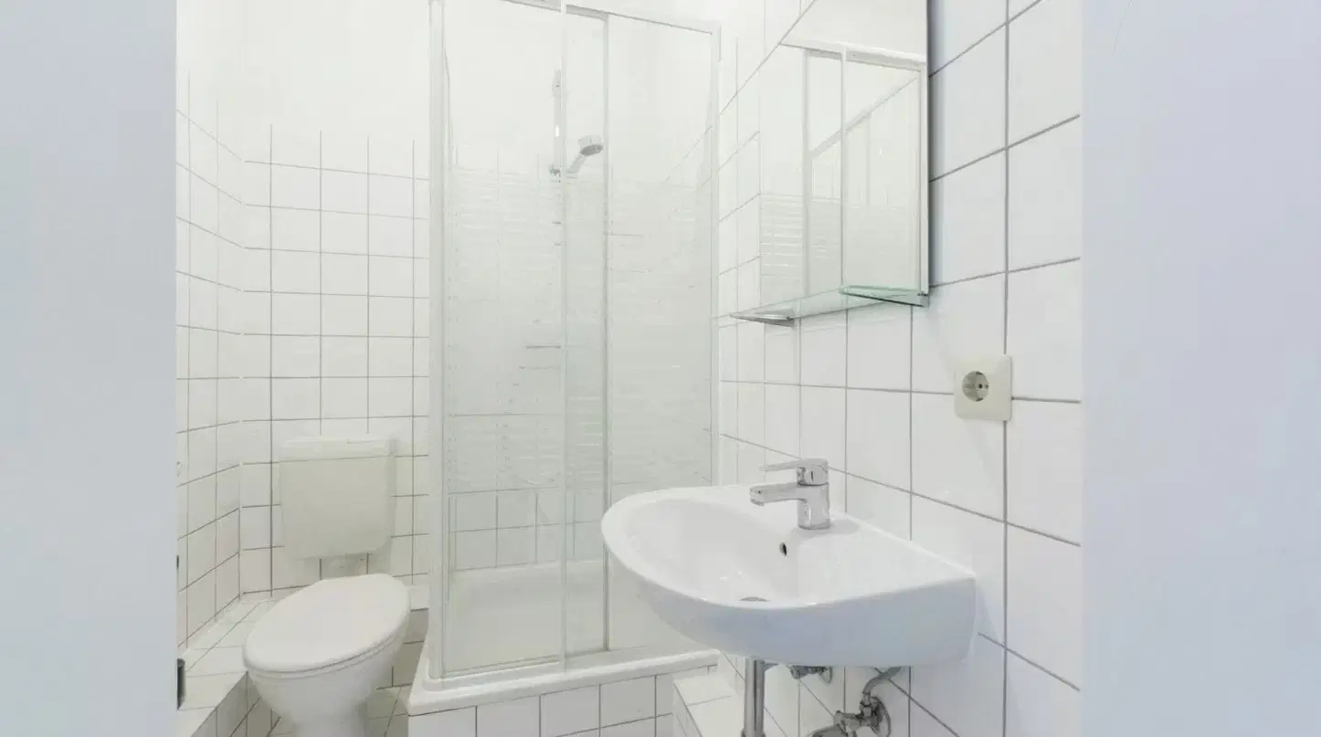 RM Heinrich-Roller-Straße 11, Berlin – Room in a 4 Bed 1 Bath (#HR41.1.)