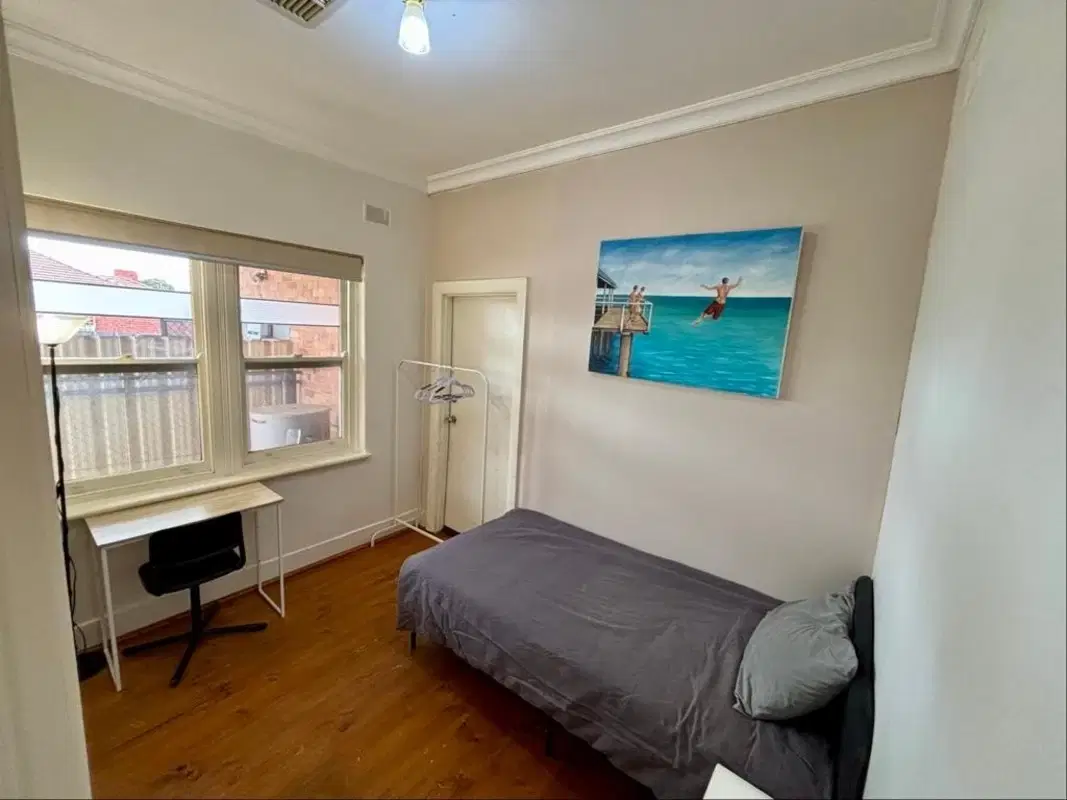 Room in a 5 Bedroom Apartment, 18A High Avenue, Clearview, Australia SA 5085 – Room 5