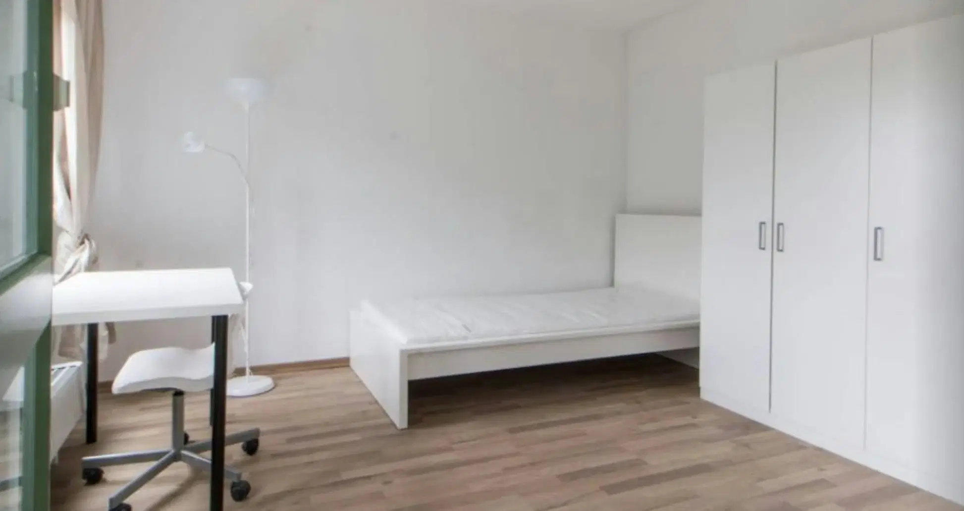 RM Charlottenstraße 97b, Berlin – Room in a 4 Bed 1 Bath (#21.3.2.)