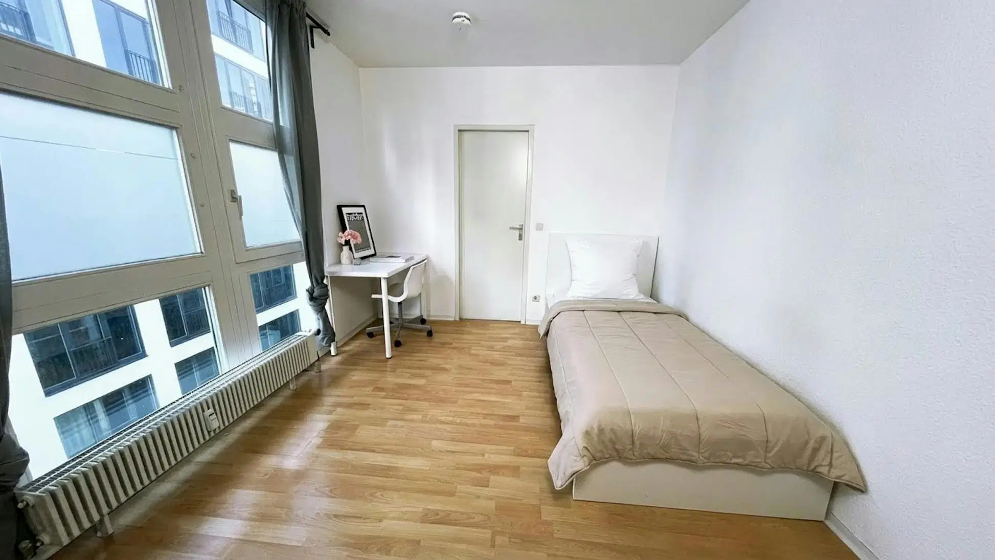 RM Charlottenstraße 97b, Berlin – Room in a 3 Bed 1 Bath (#41.3.3.)