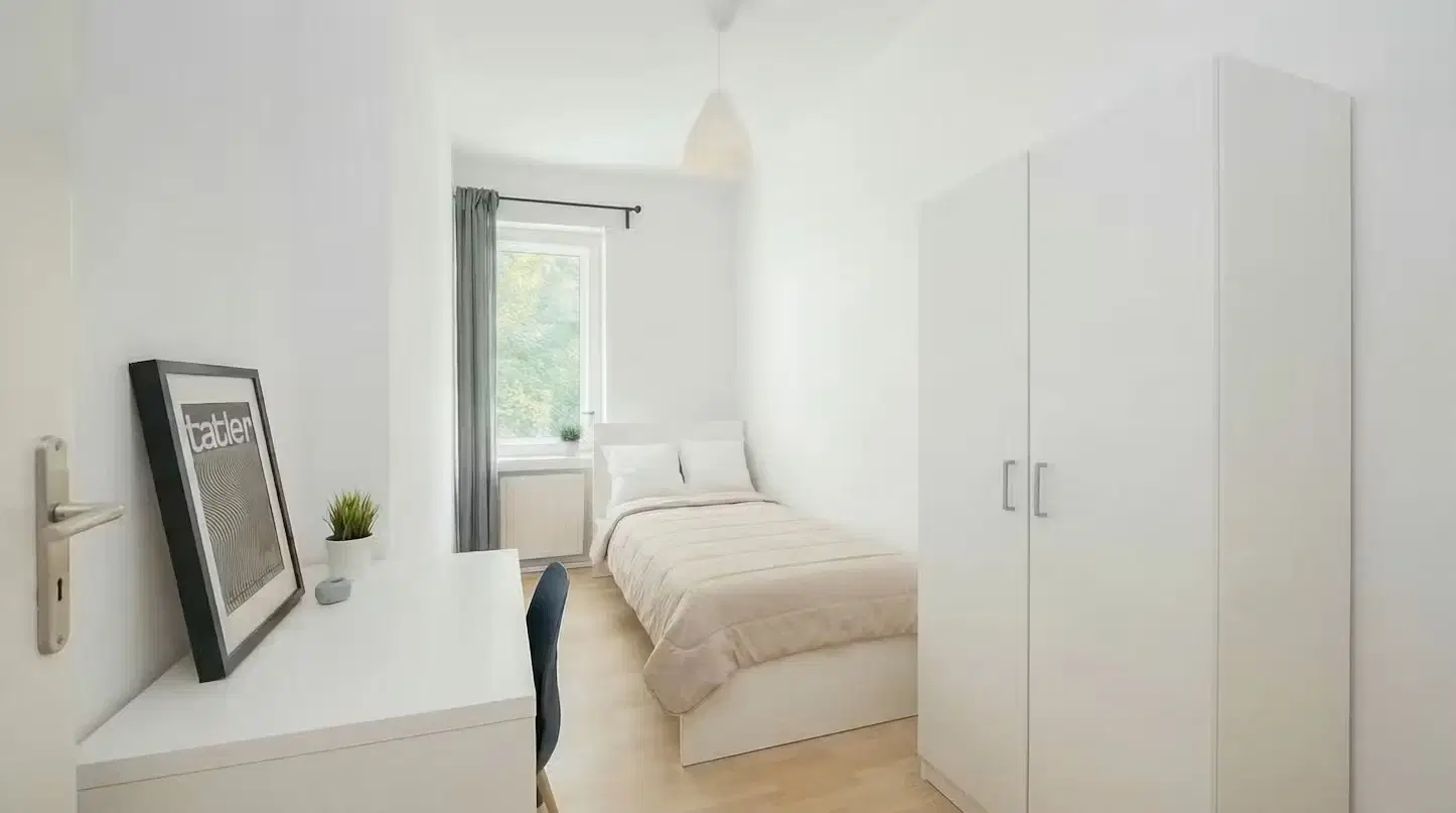 RM Treseburger Ufer 44A, Berlin – Room in a 3 Bed 1 Bath (#T44A.00.3.)