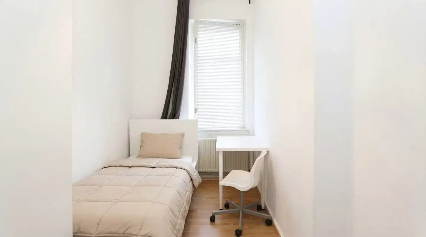 RM Treseburger Ufer 44A, Berlin – Room in a 3 Bed 1 Bath (#TA12.3.)
