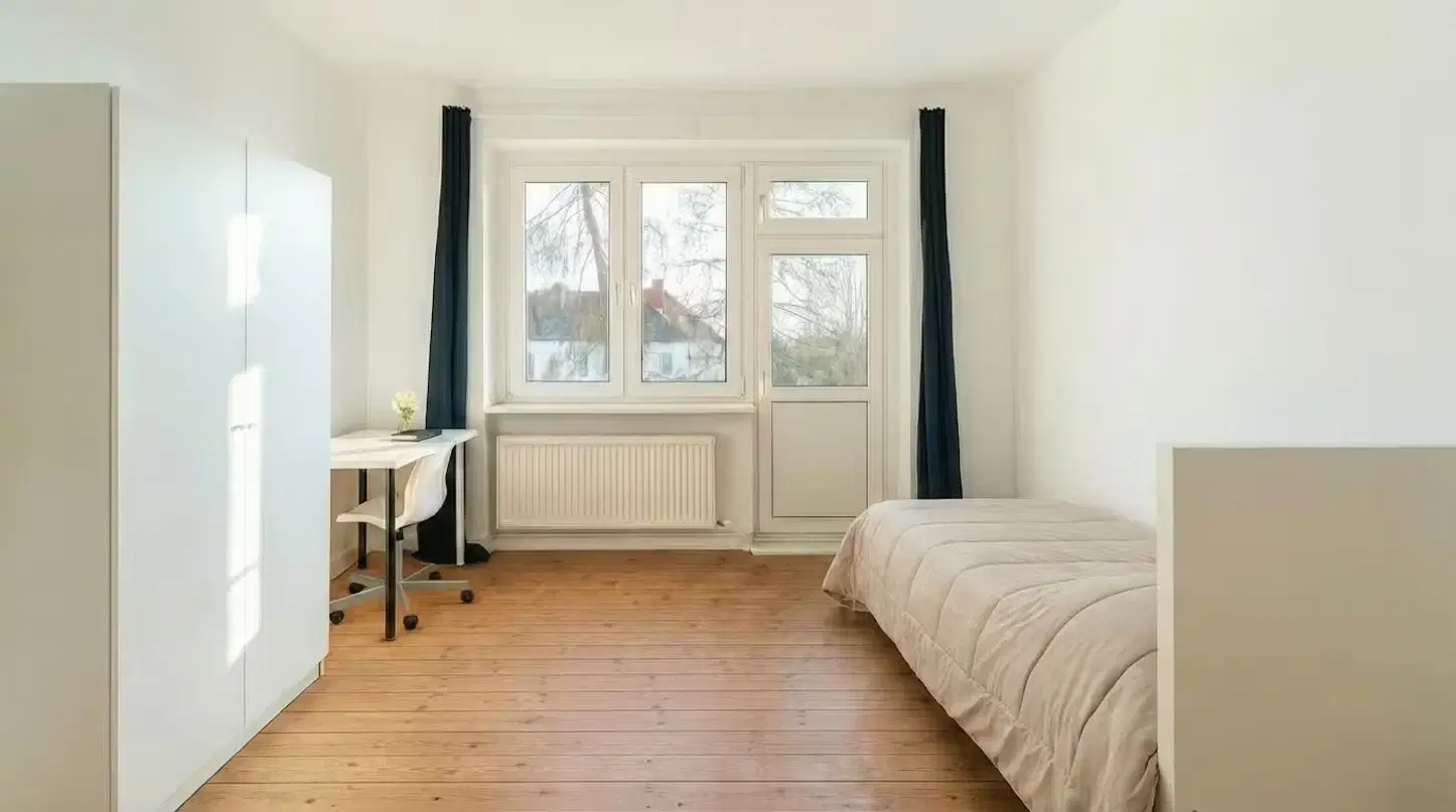 RM Lauterberger Straße 45, Berlin – Room In 3 Bed 1 Bath (#L11.2.)