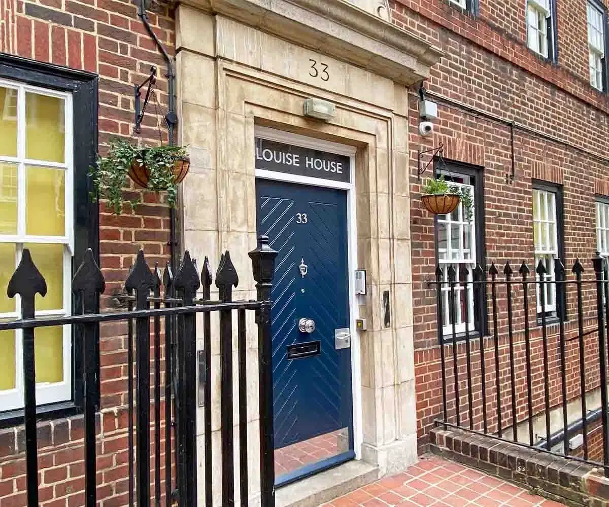 LST Louise House, London – Exterior