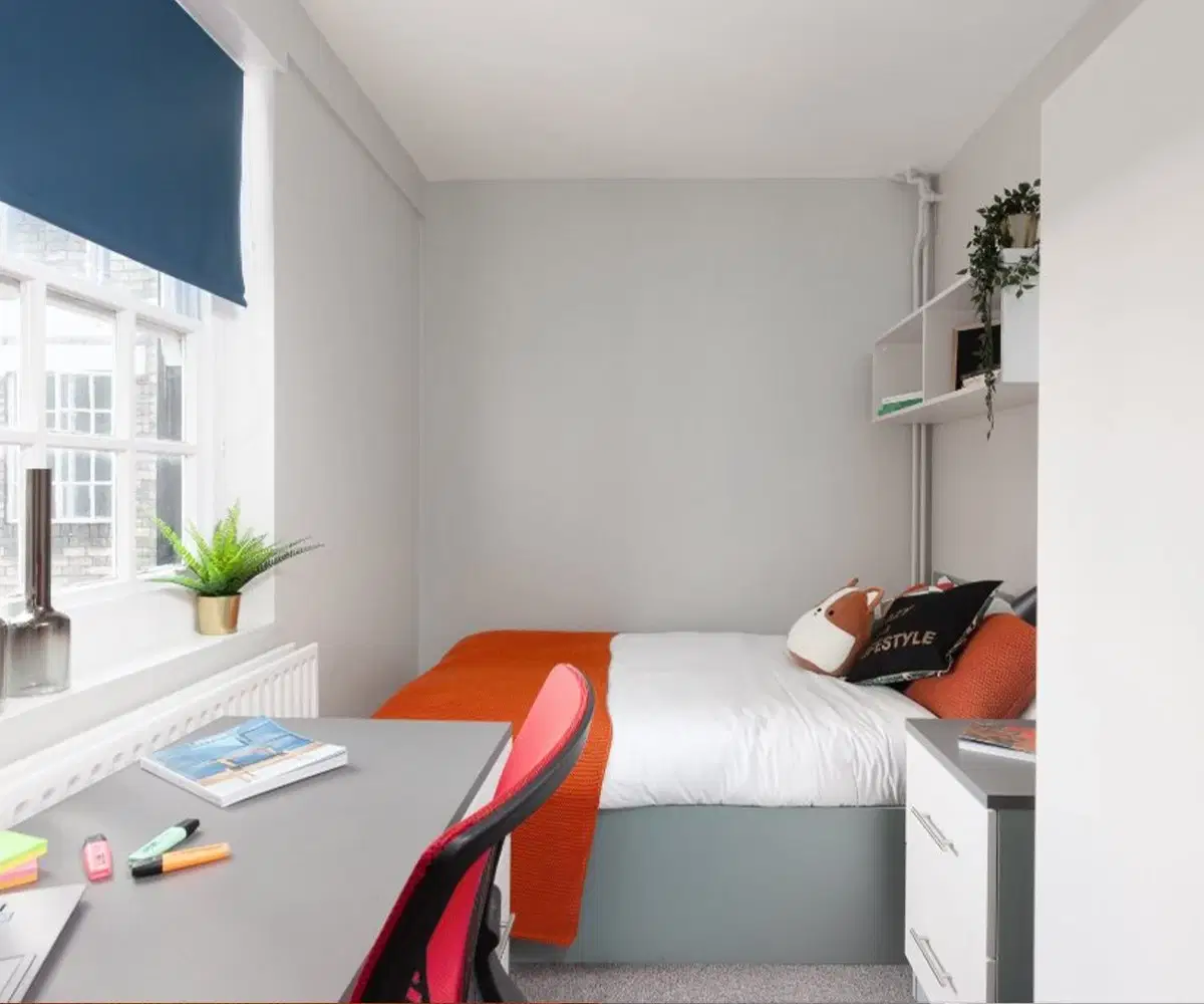 LST Louise House, London