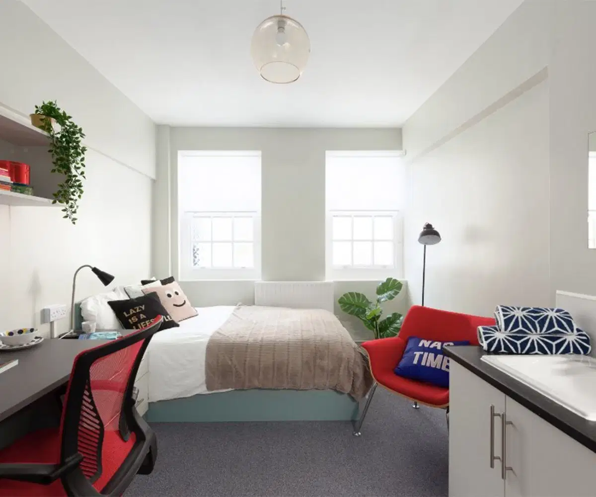 LST Louise House, London – Premium