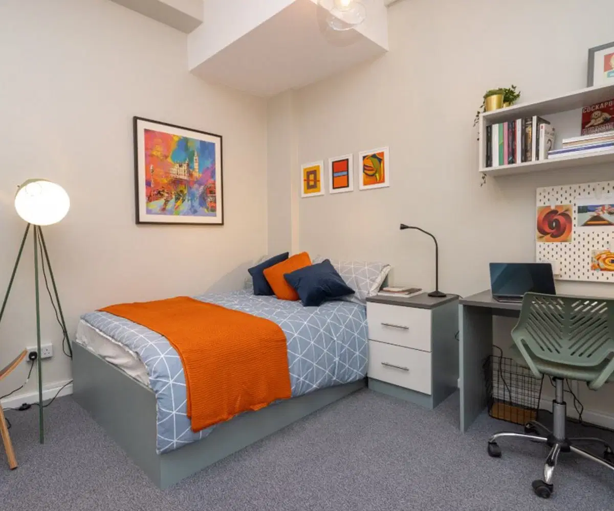 LST Louise House, London – Club Room
