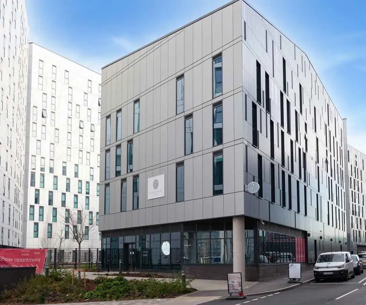 LST Pavilion Court, London – Exterior