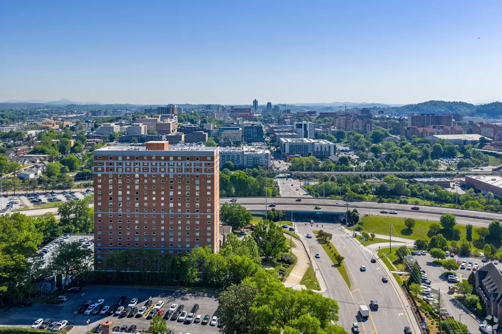 Tradition, Knoxville – Exterior