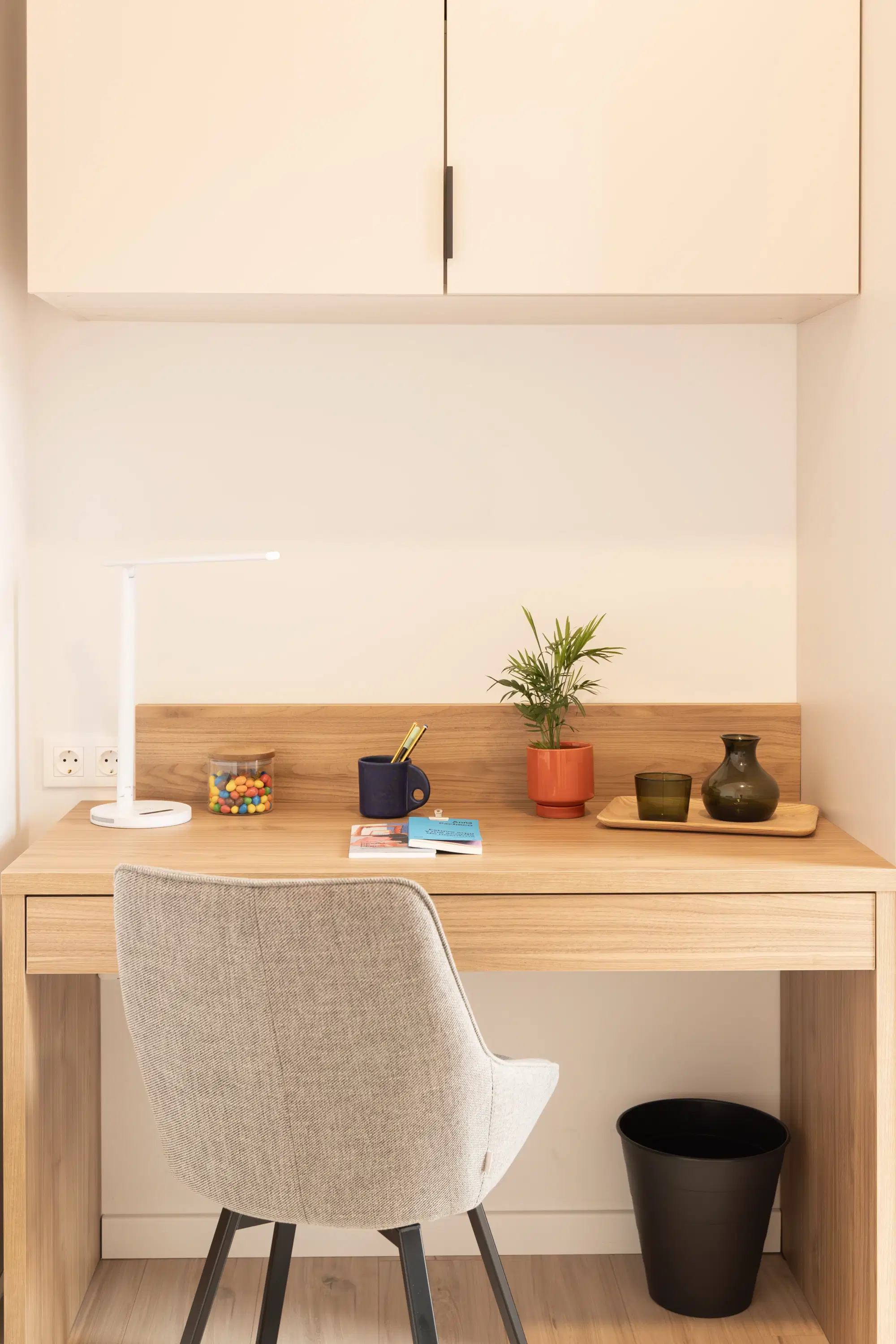 Canvas Student Sevilla Lago, Sevilla – Shared 2 Bedroom Apartment Silver