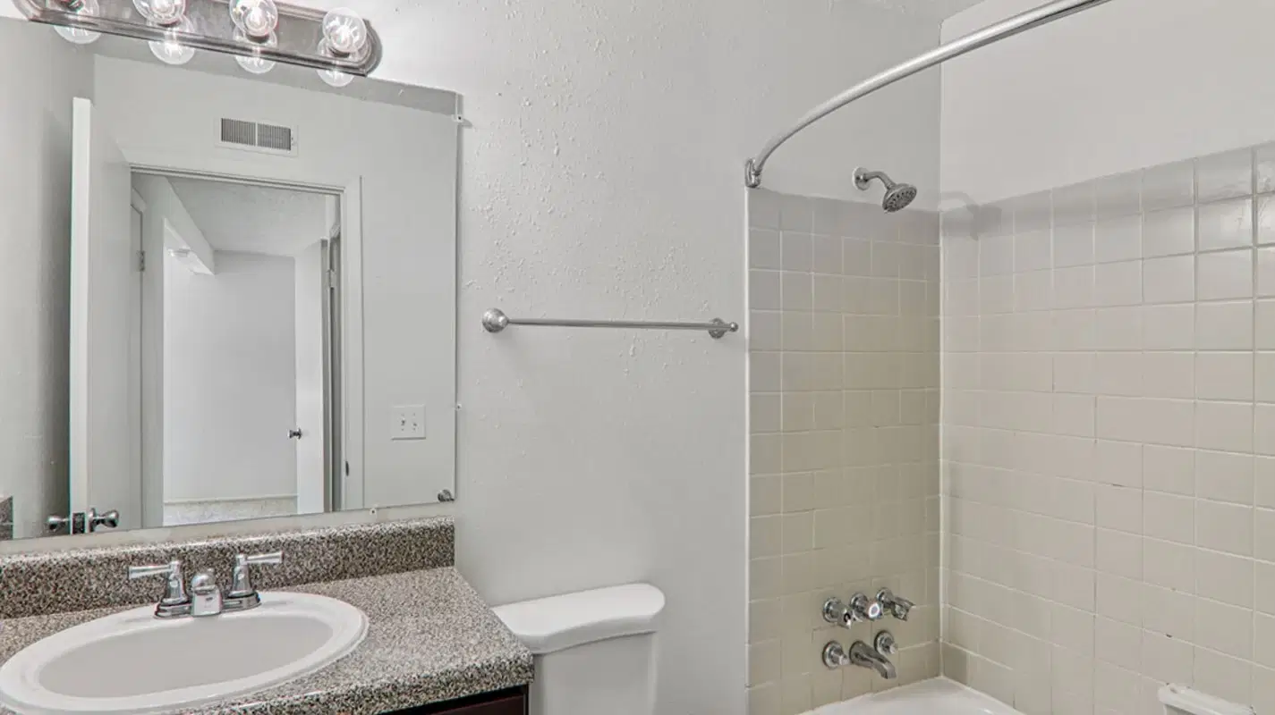 Andover Park Apartments, Greenville – Bathroom