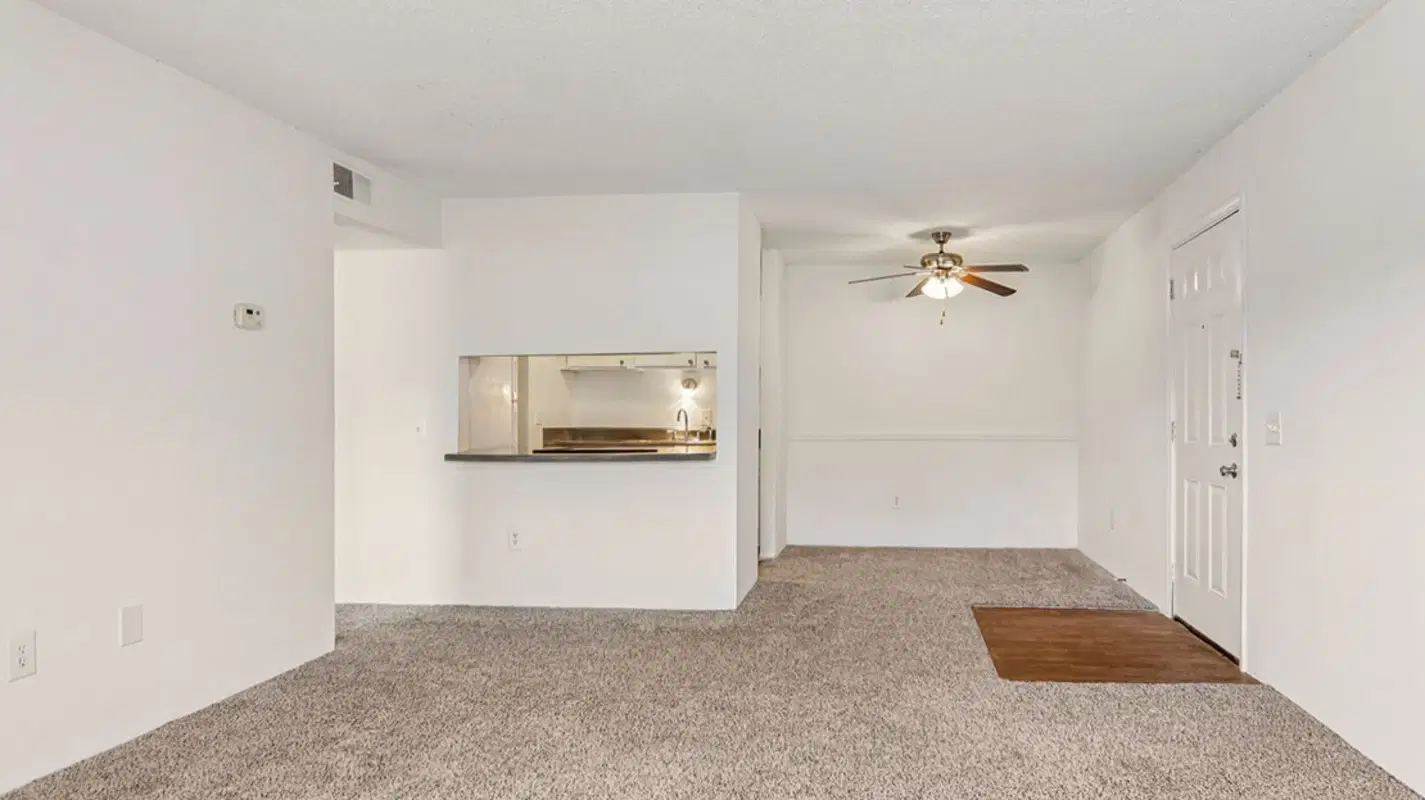 Andover Park Apartments, Greenville – Room