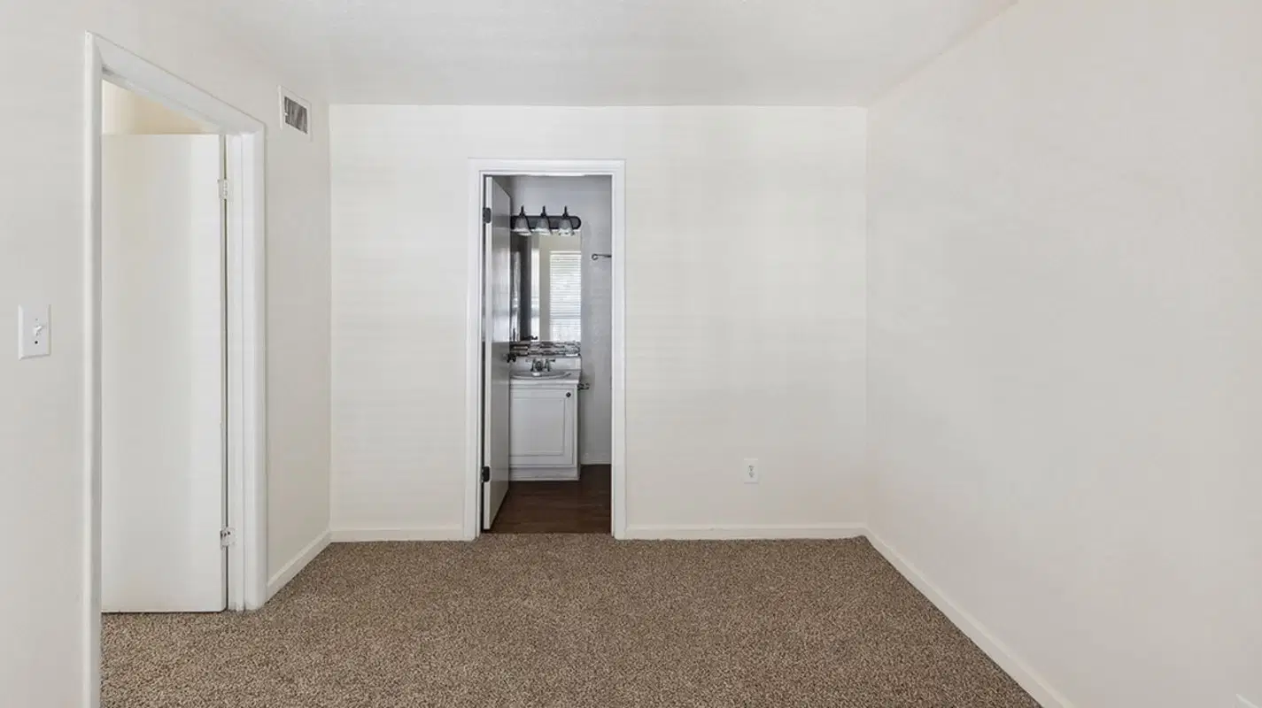 Overlook Apartments, Greenville – Bedroom