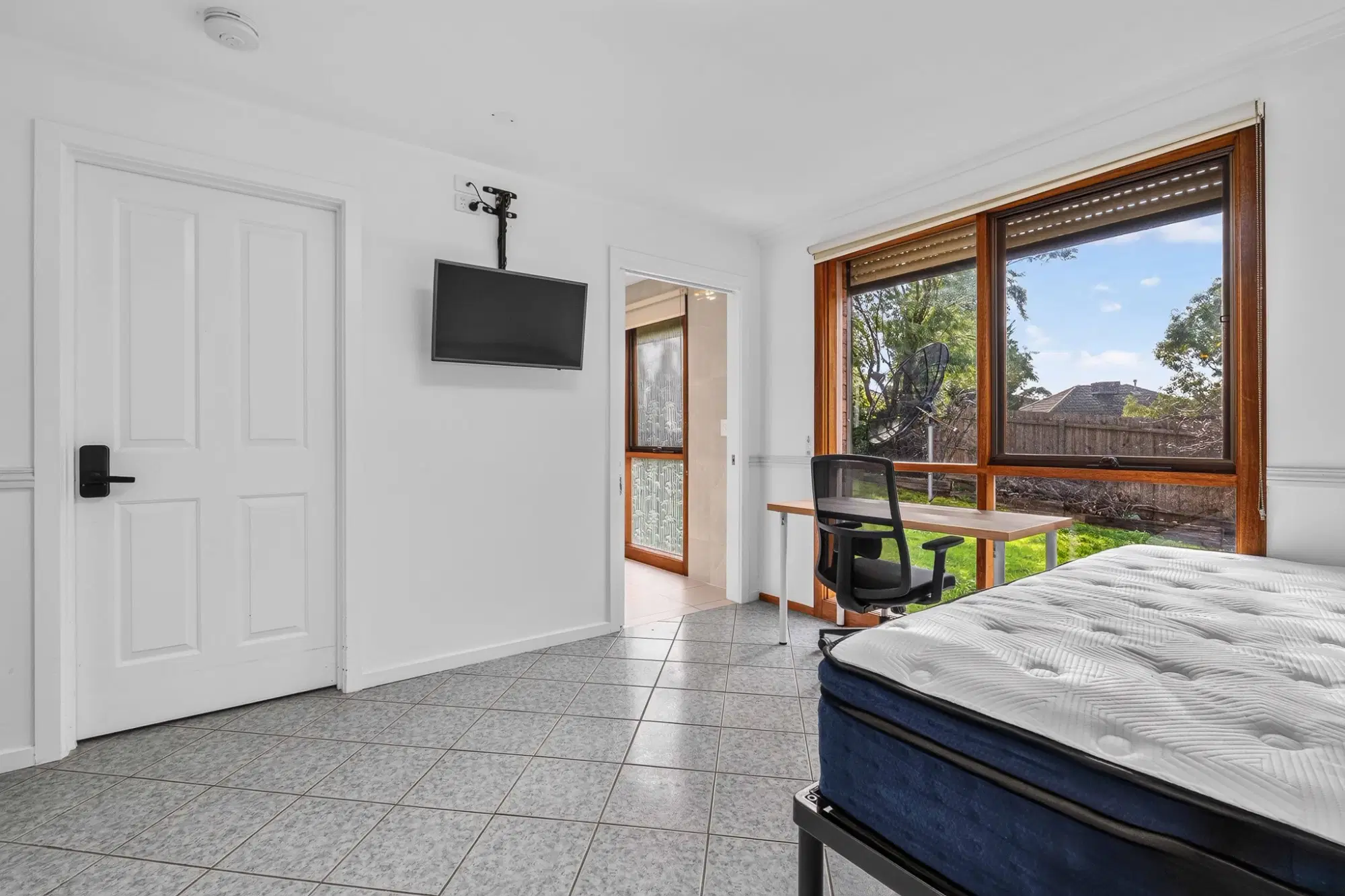 Room in a 8 Bedroom Apartment, 103 Monash Dr, Mulgrave, Australia VIC 3170 – Studio Double