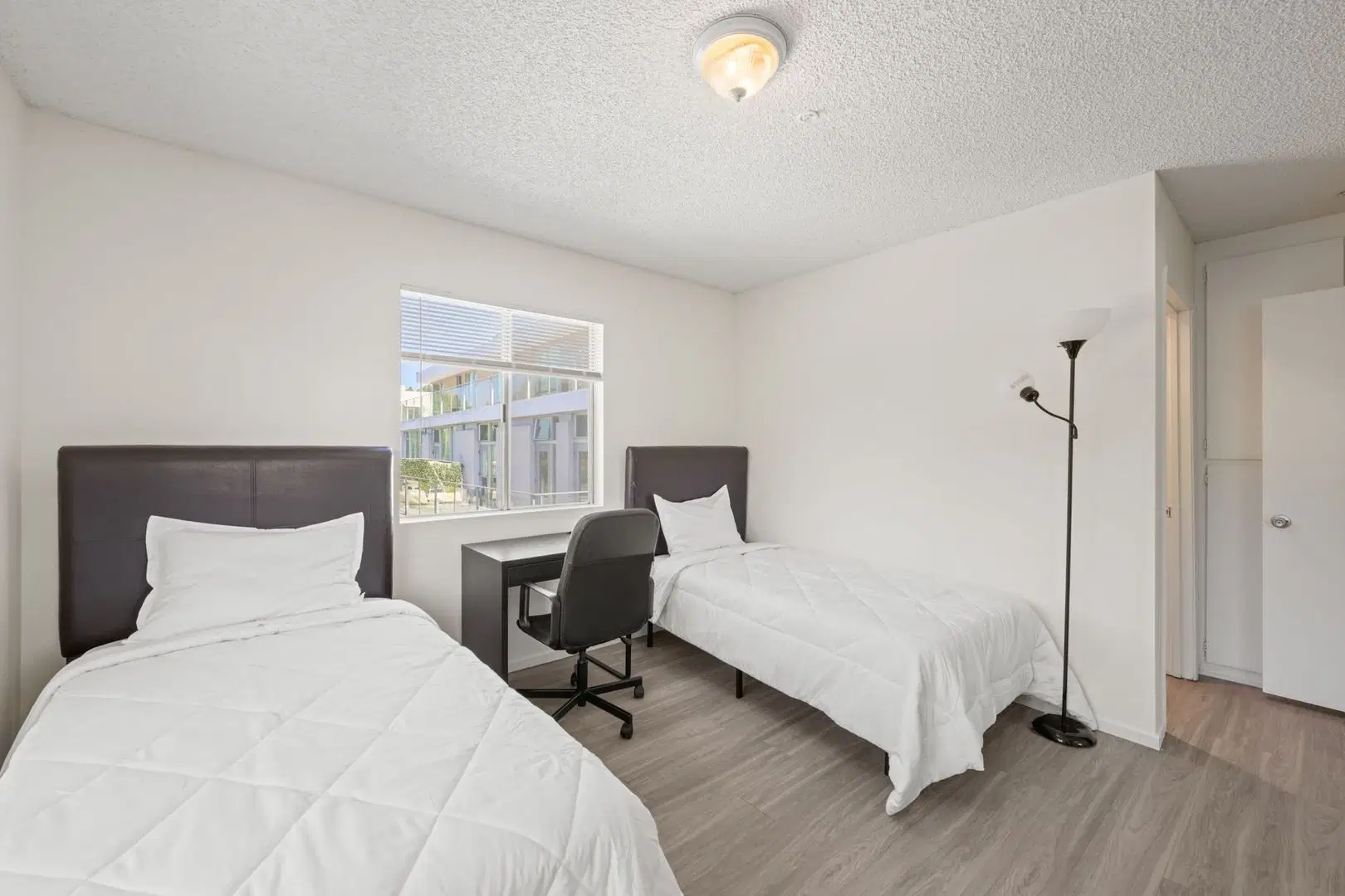 Veteran Plaza, Los Angeles – Shared Room