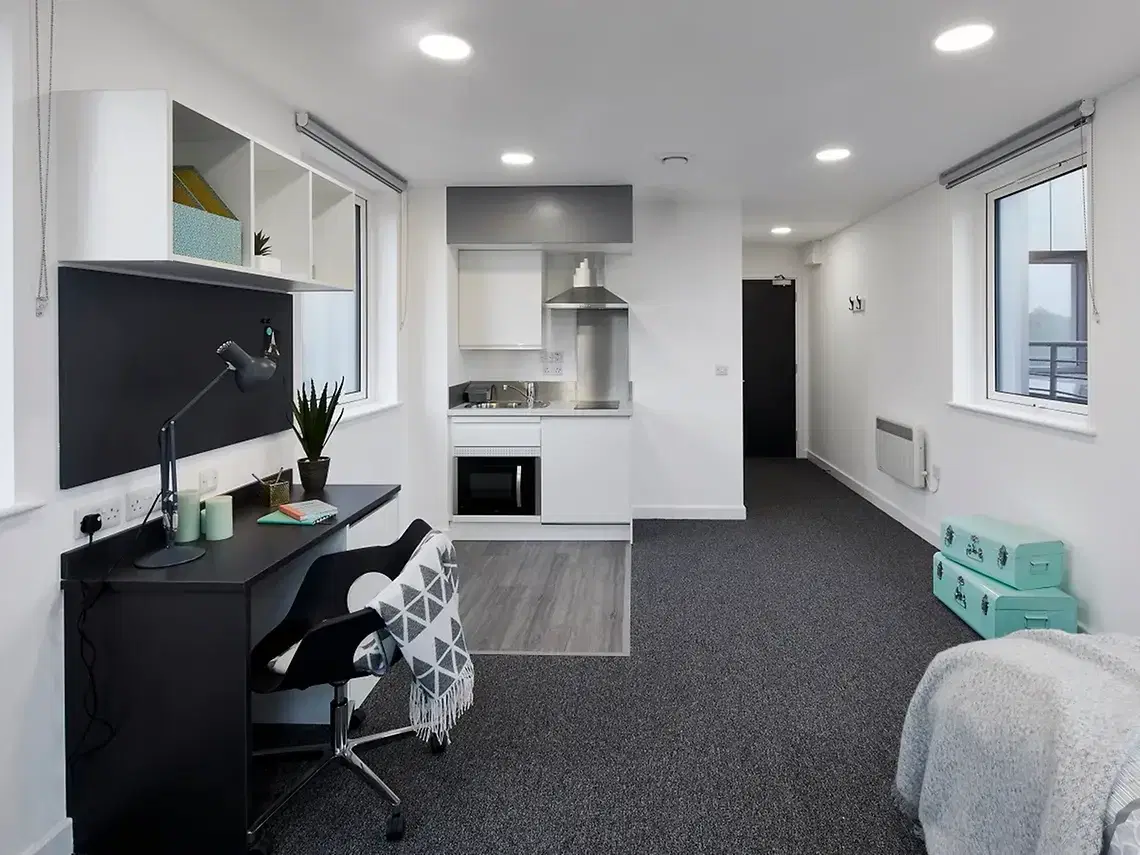 Canterbury Student Manor, Canterbury – Extra Large Premium Studio