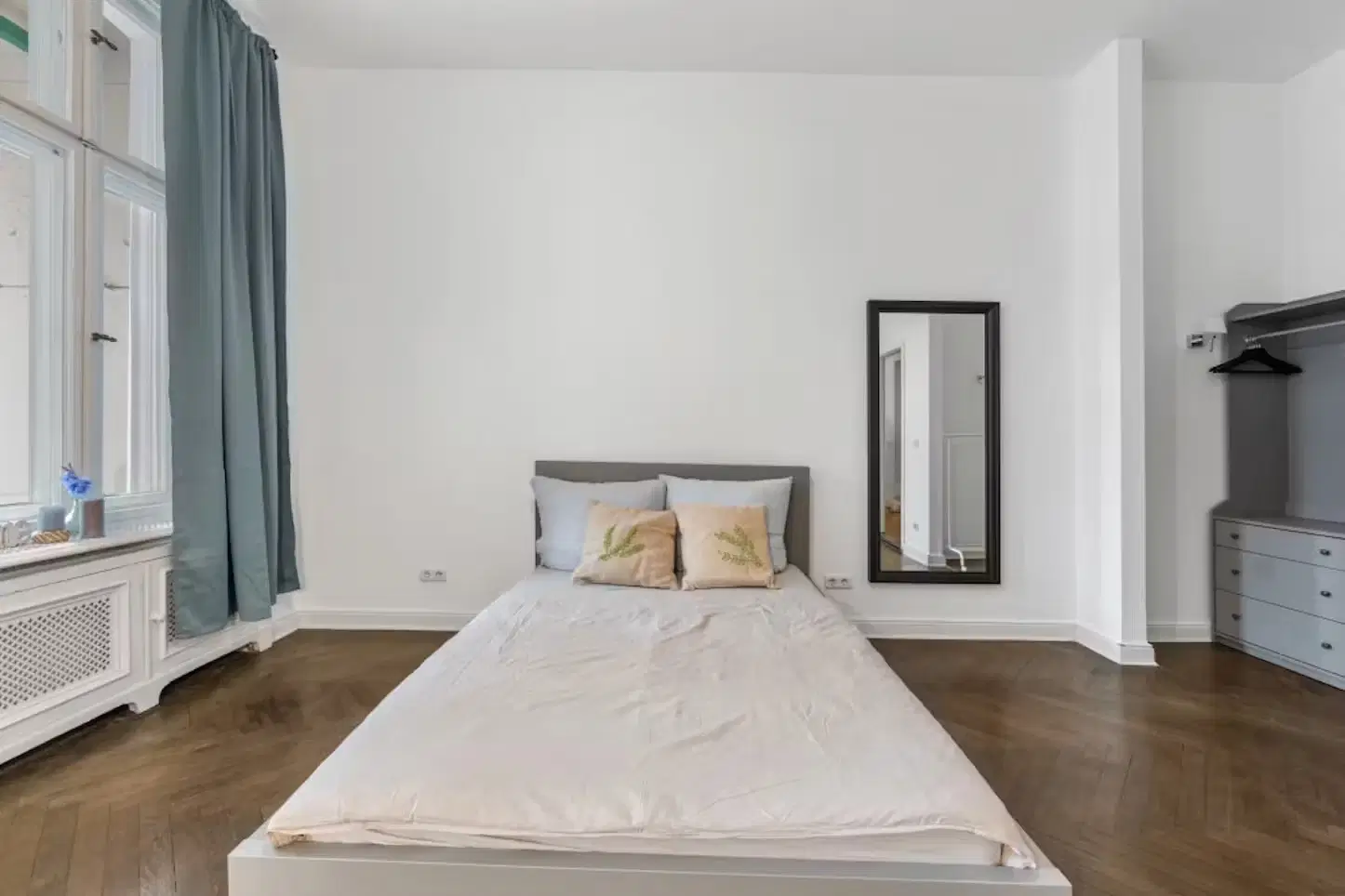 RM Uhlandstraße 29, Berlin – Room in a 9 Bed 3 Bath (#U29.HH.02.4.)