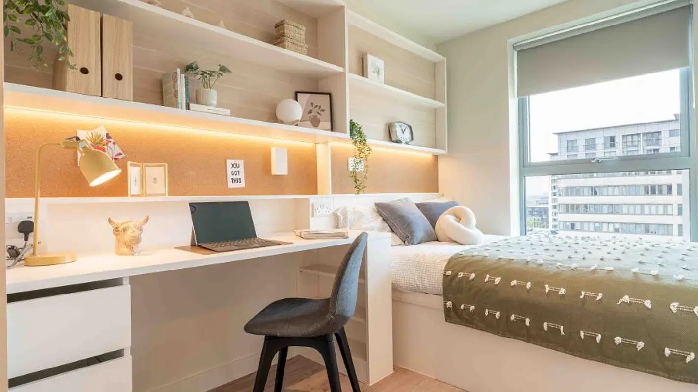 iQ Cullen House, Glasgow – Copper En Suite