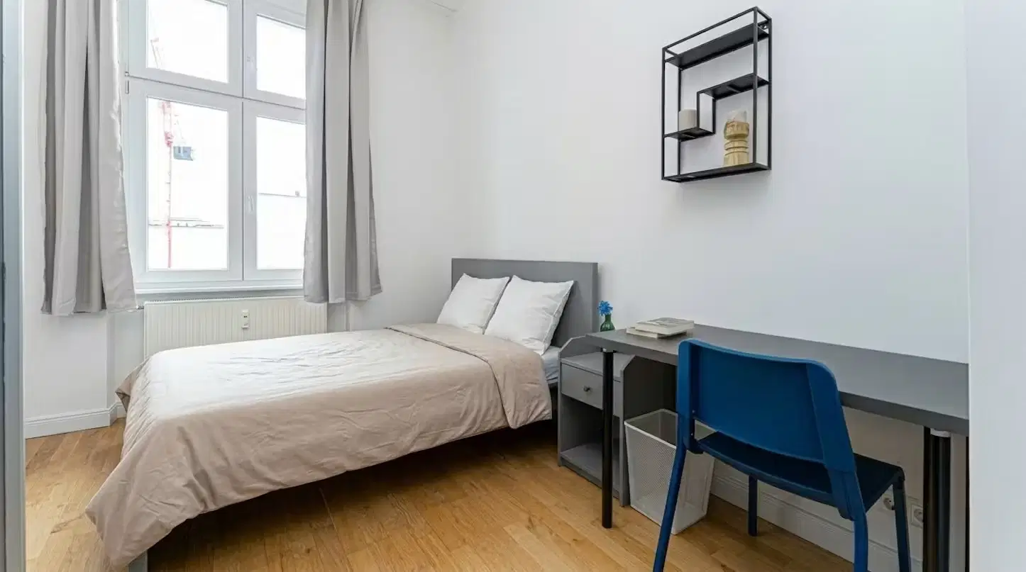 RM Uhlandstraße 29, Berlin – Room in a 6 Bed 2 Bath (#U29.HH.42.1.)