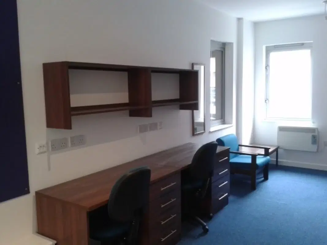 Deans Court, Bristol – Amenities