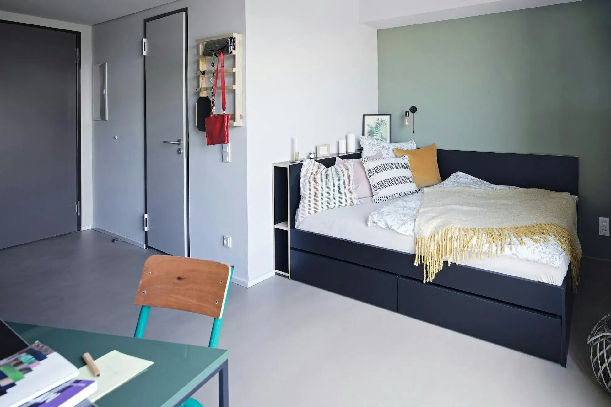 Neon Wood Frankfurt Riedberg, Frankfurt – 1 Bed - 1 Bath (Classic)