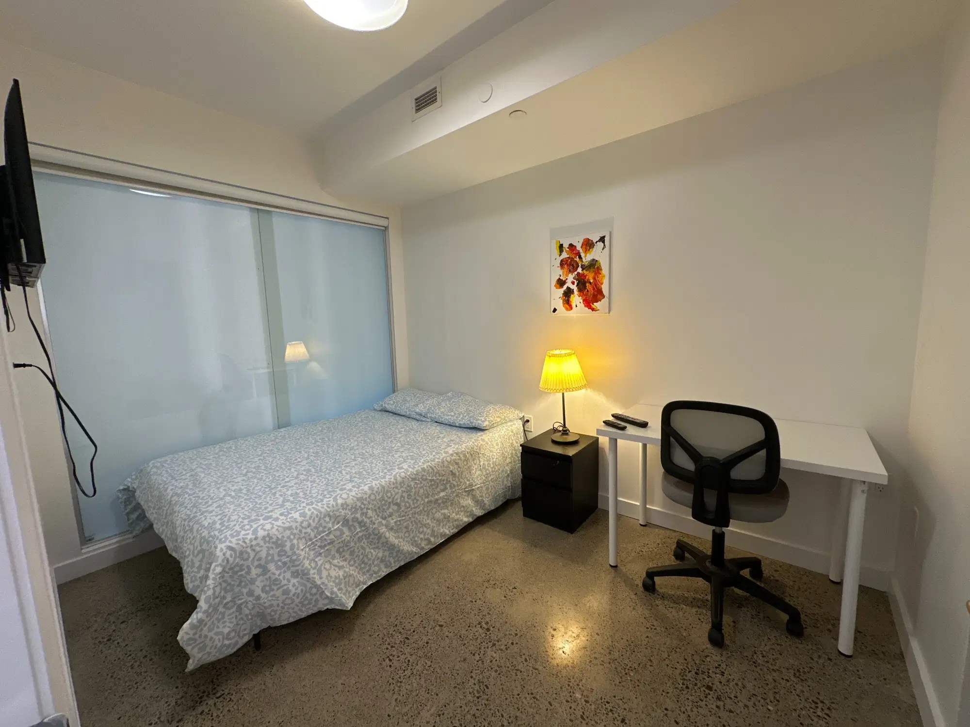 YVR M5, Toronto – Deluxe Room - 2 [41 River St - 23]